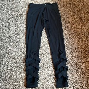 Athleta Leggings Sz Small Black Criss Cross Side Pockets Chaturanga